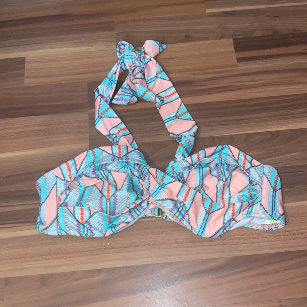 Size L bikini top